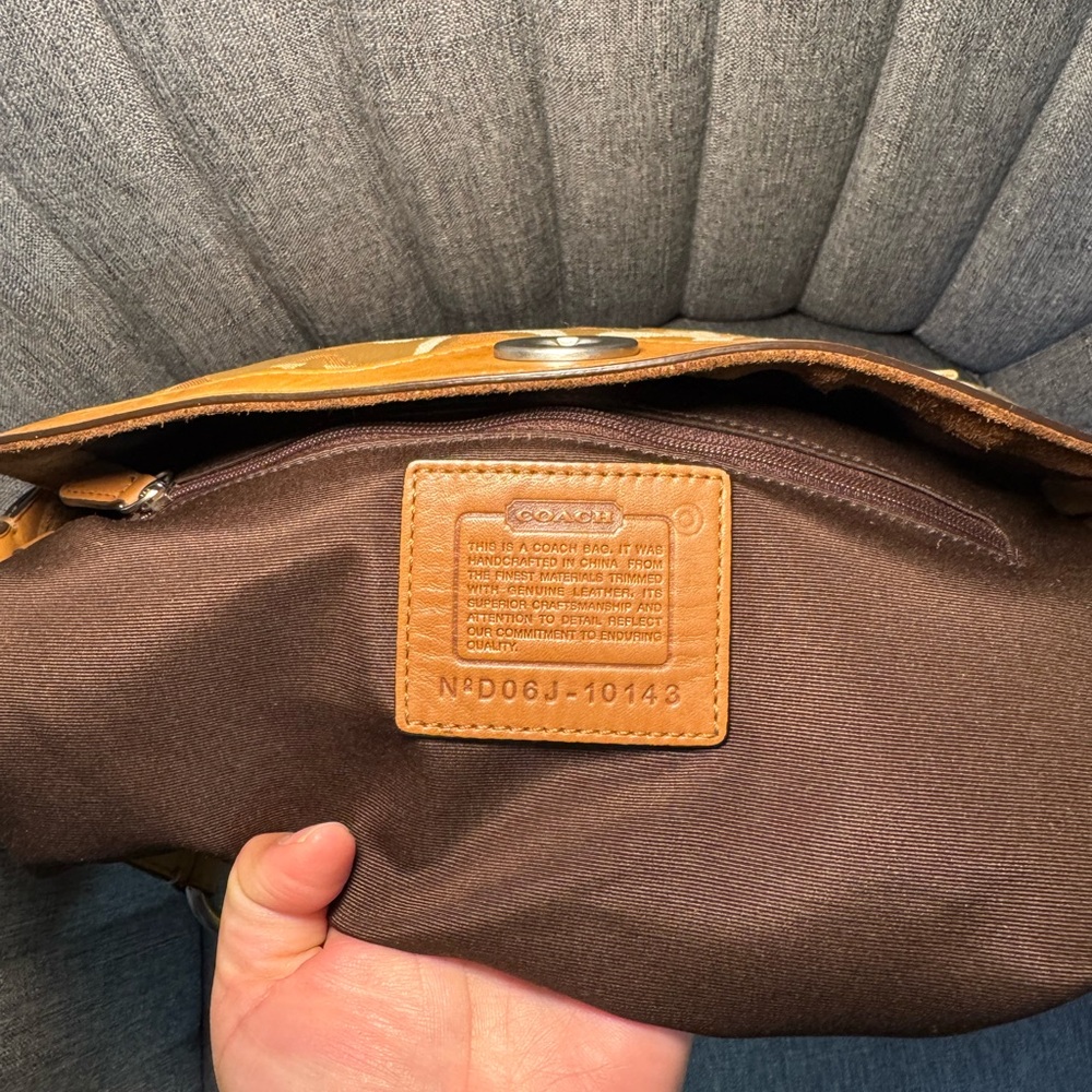Coach Chelsea Hobo 10143 Signature Bag —Suede Trim, Satin Scarf,Original Hangtag - Picture 9 of 11